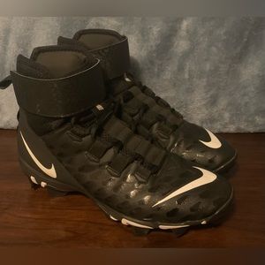 Nike Men's Force Savage Shark 2 Football Cleats